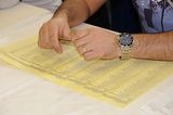 Těsně před druhou hodinou v sobotu 16. 10. byli volební komisaři připraveni ke sčítání hlasů